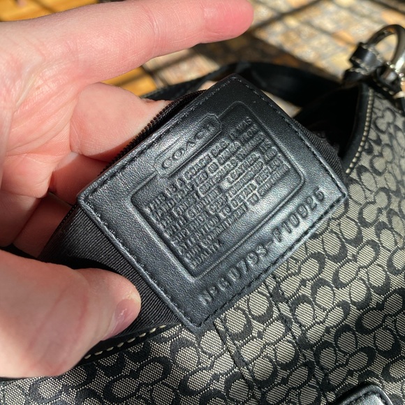 Vintage Y2K COACH Soho Signature C Black Jacquard & Leather Shoulder Bag 🖤 - Picture 16 of 16